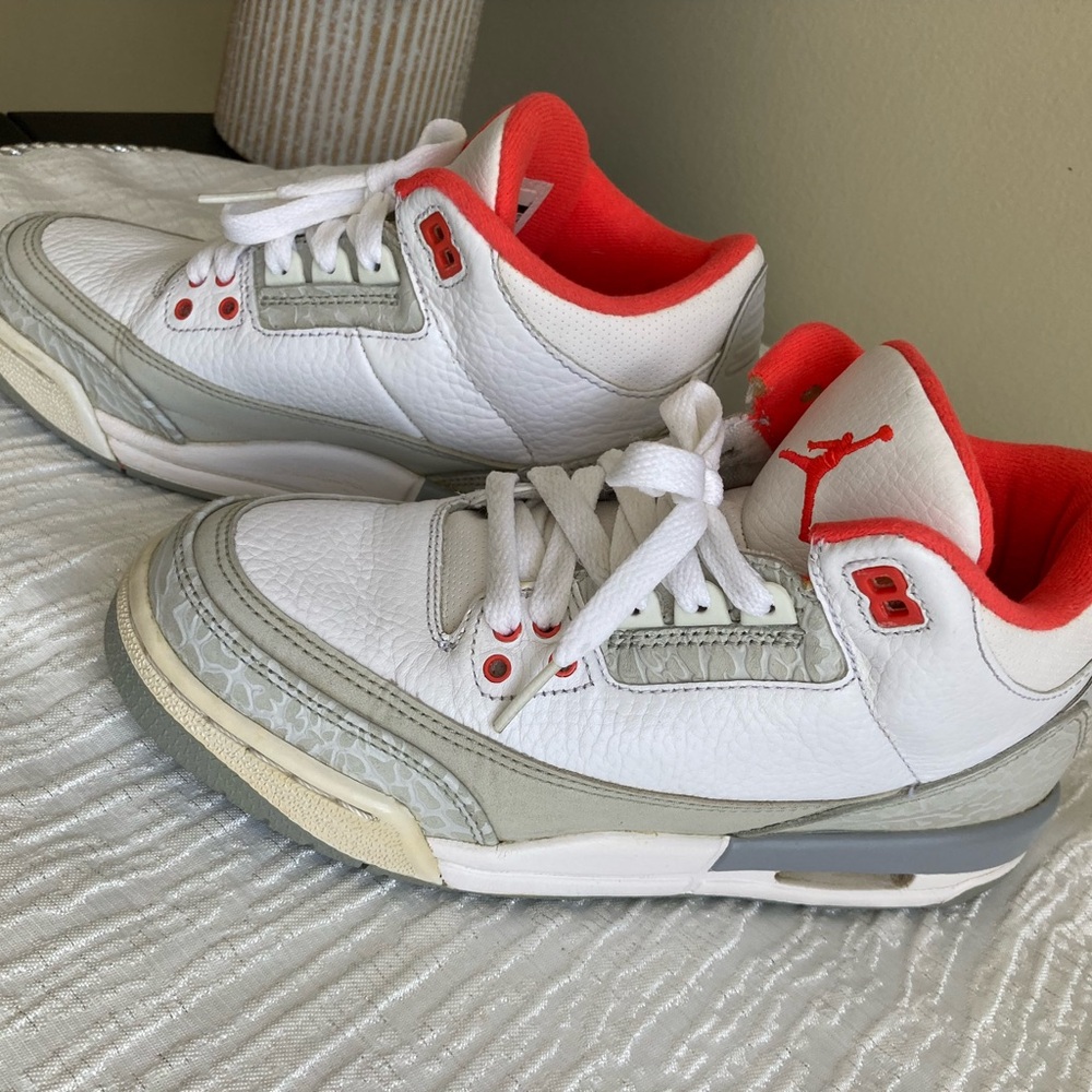 Jordan Kids White and Red Sneakers - Picture 2 of 8